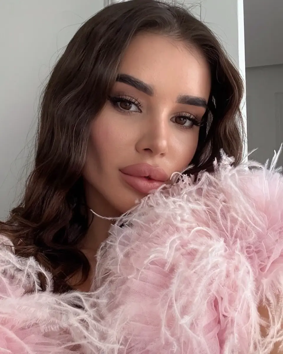 Elen profile in Dubai